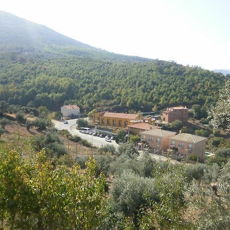 Hostal Restaurante Solaire Castañar de Ibor Dış mekan fotoğraf